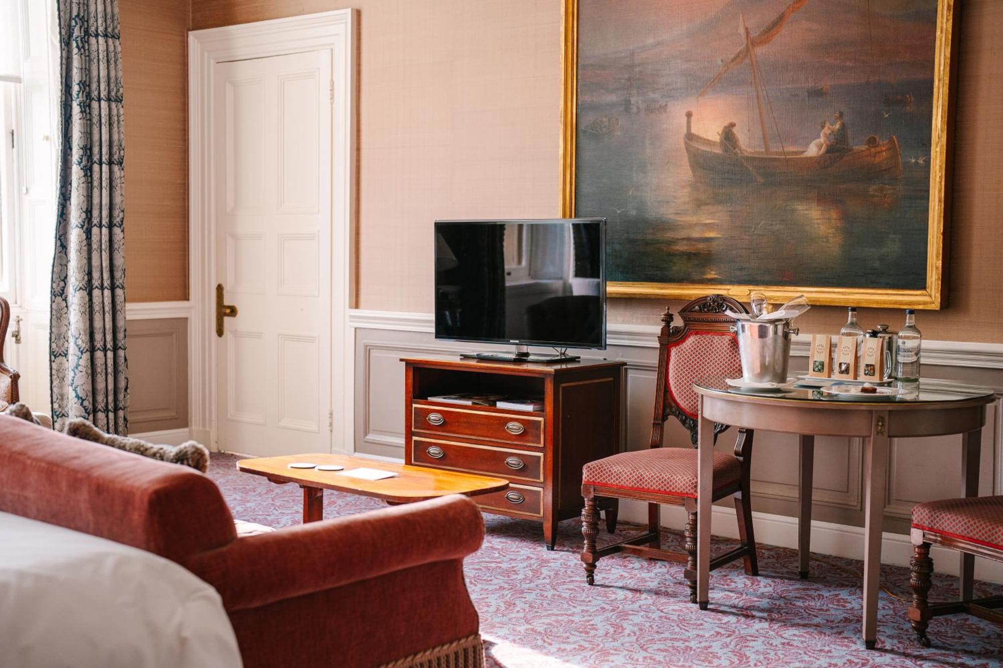 Cliveden House - An Iconic Luxury Hotel Maidenhead Exterior foto